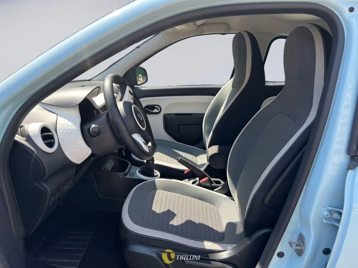 Renault Twingo usata a Milano (10)