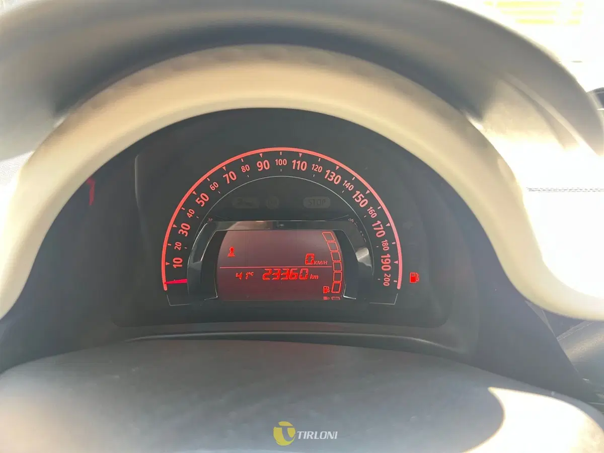 Renault Twingo usata a Milano (5)