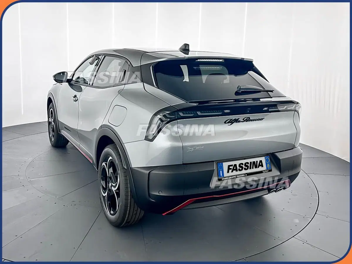 Alfa Romeo Junior nuova a Milano (4)