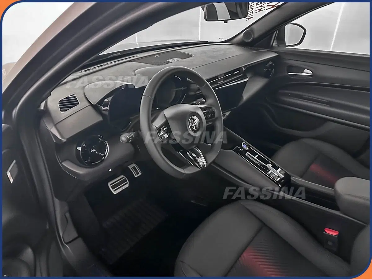 Alfa Romeo Junior nuova a Milano (9)