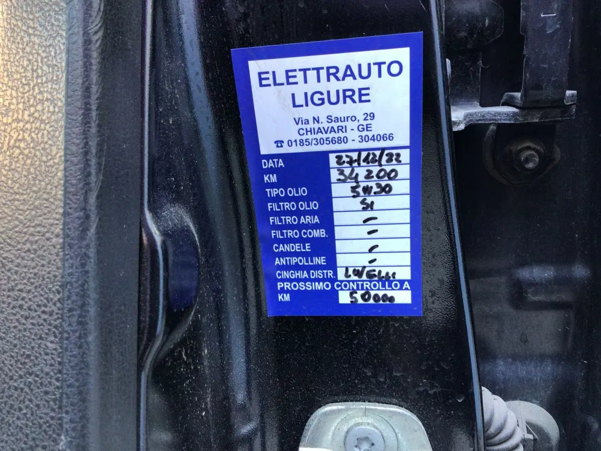 Nissan Micra usata a Genova (17)