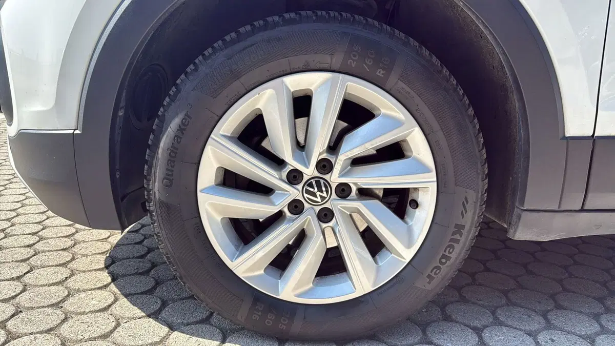 Volkswagen T-Cross usata a Massa-Carrara (13)