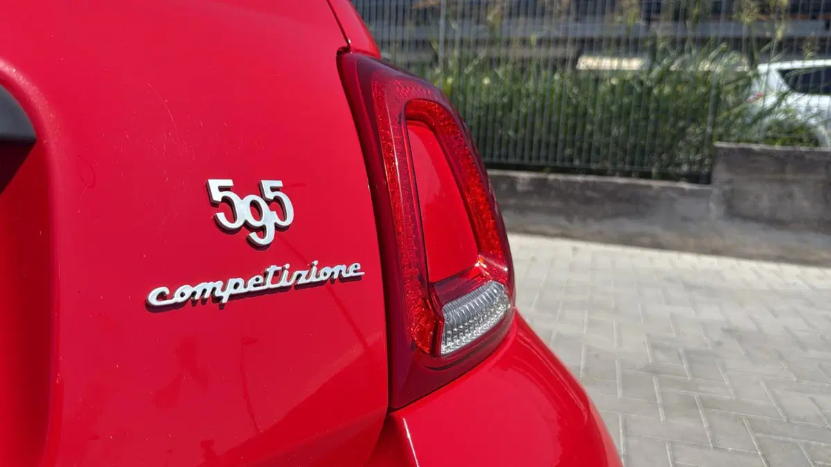 Abarth 595 Cabrio usata a Massa-Carrara (10)