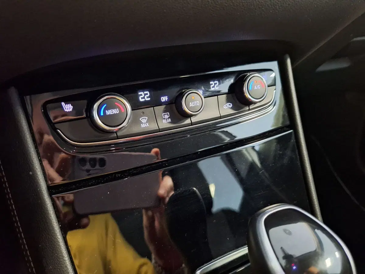 Opel Grandland X usata a Modena (13)