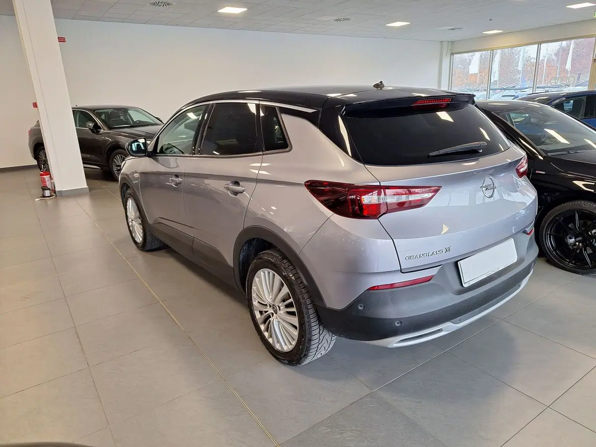 Opel Grandland X usata a Modena (4)