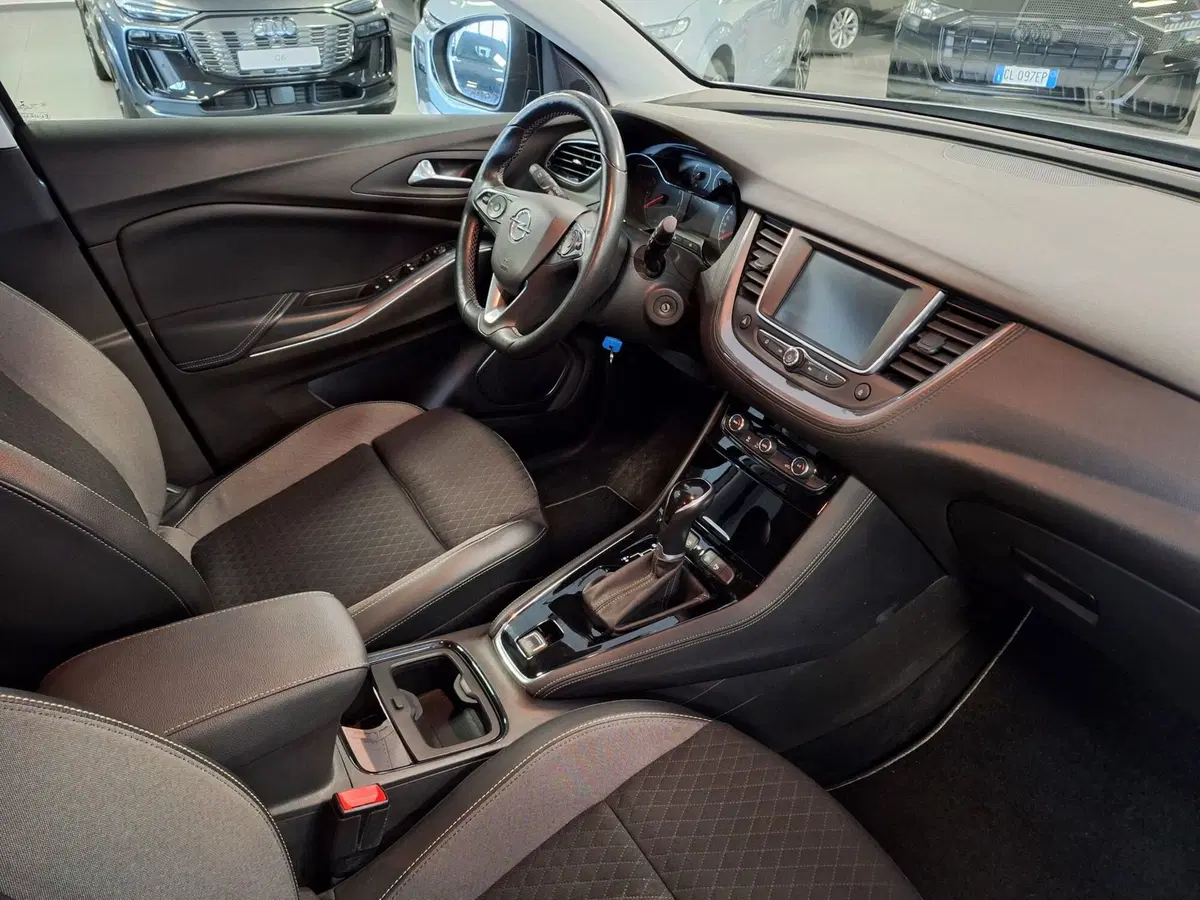 Opel Grandland X usata a Modena (8)