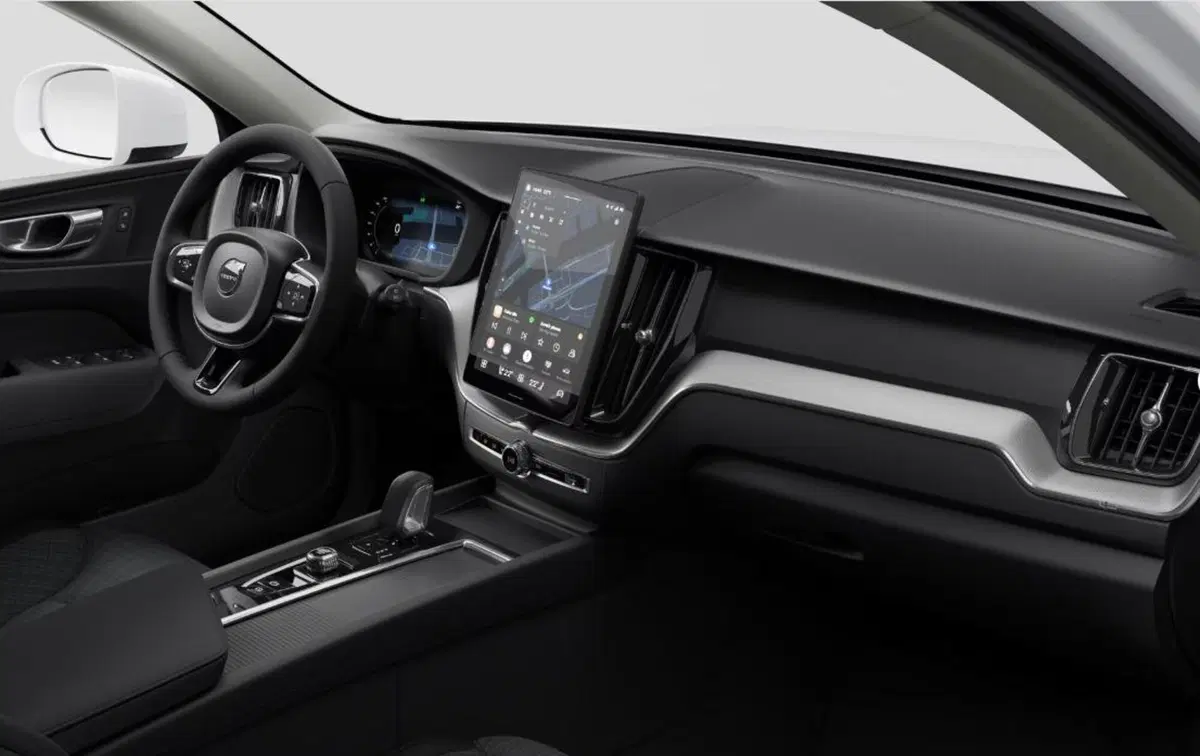 Volvo XC60 nuova a Milano (17)
