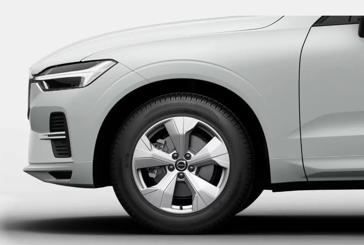 Volvo XC60 nuova a Milano (3)