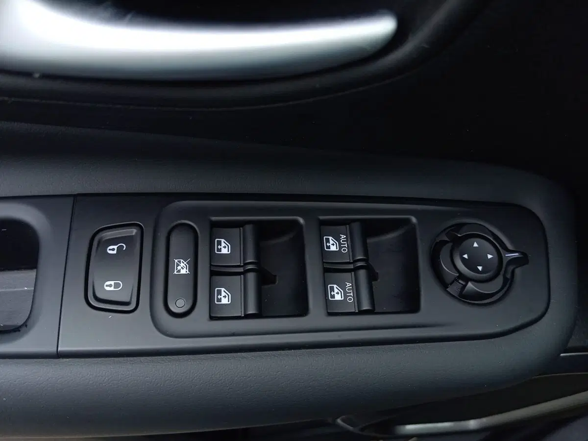 Jeep Renegade usata a Bari (16)