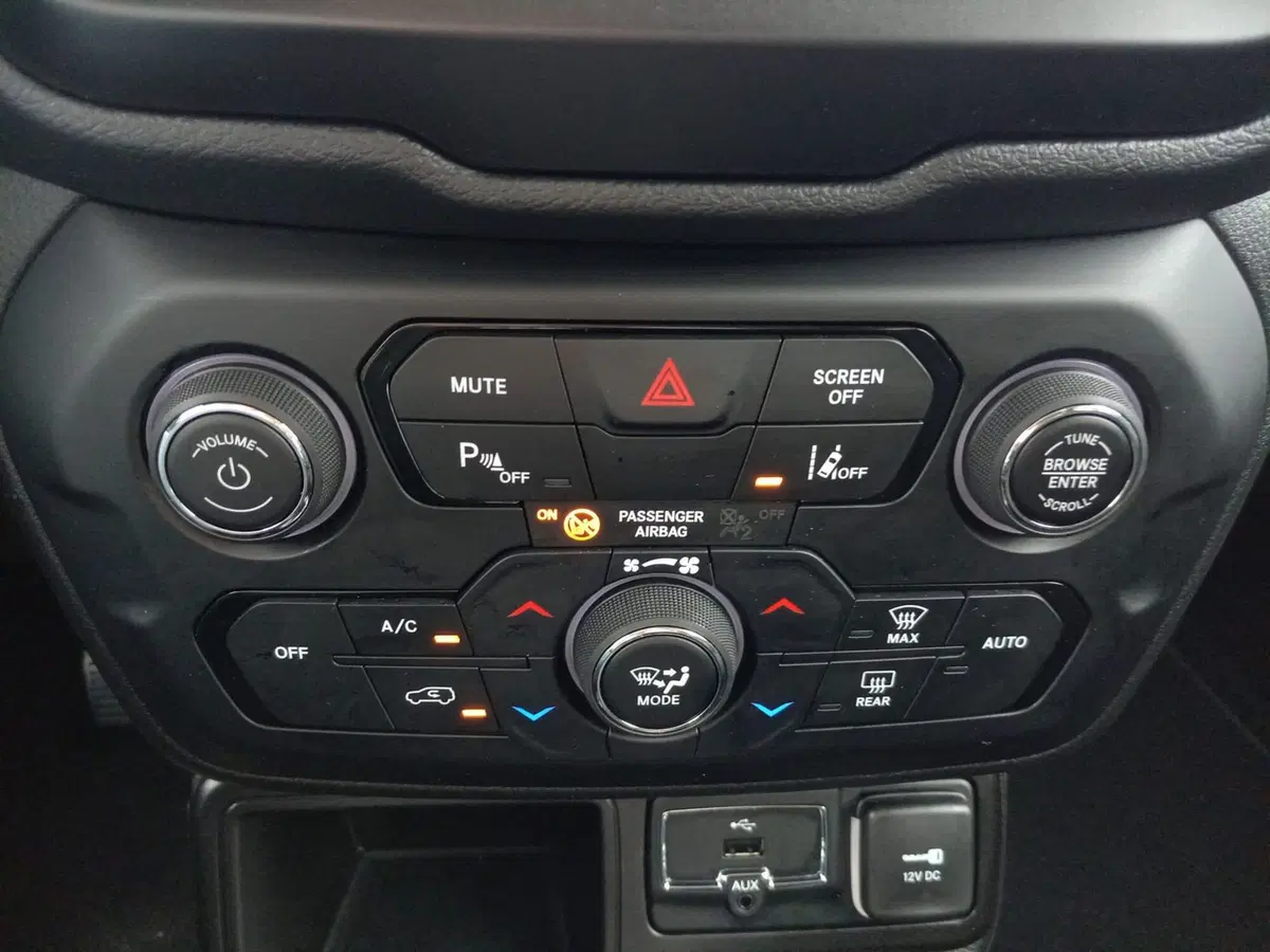 Jeep Renegade usata a Bari (8)