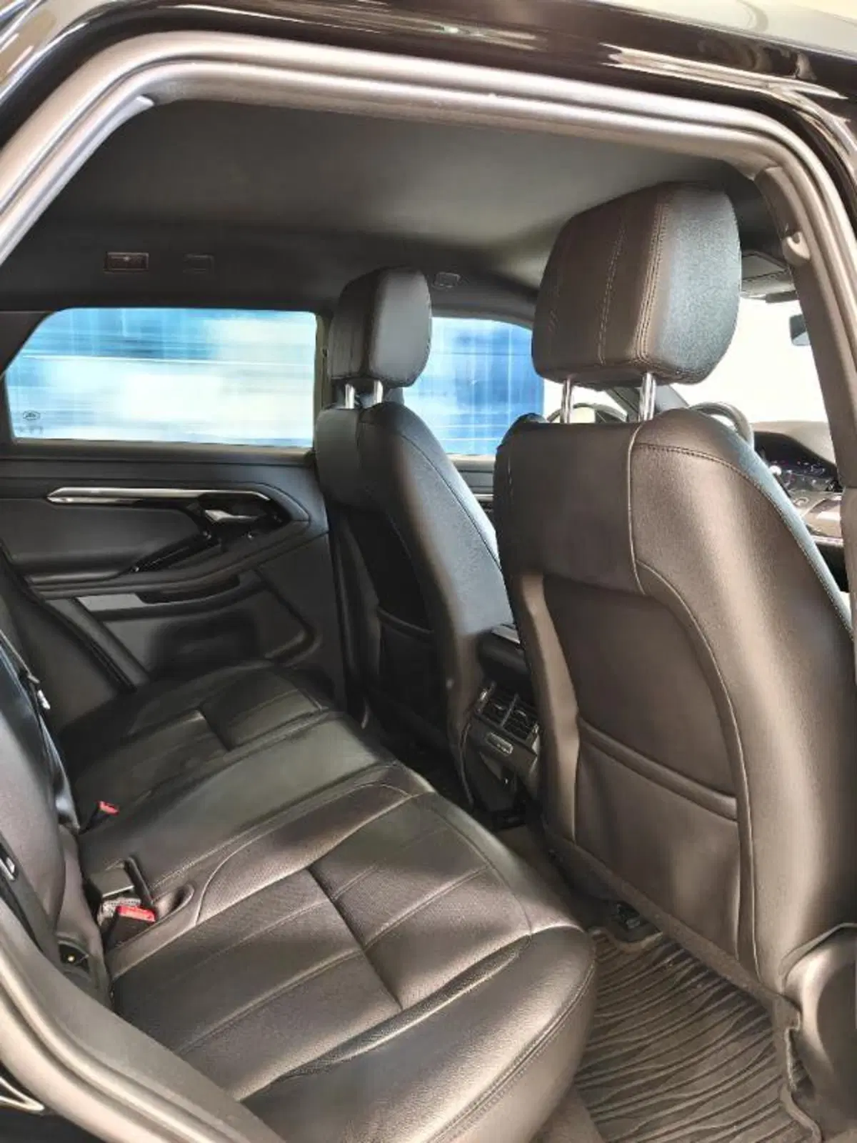 Land Rover Range Rover Evoque usata a Venezia (5)