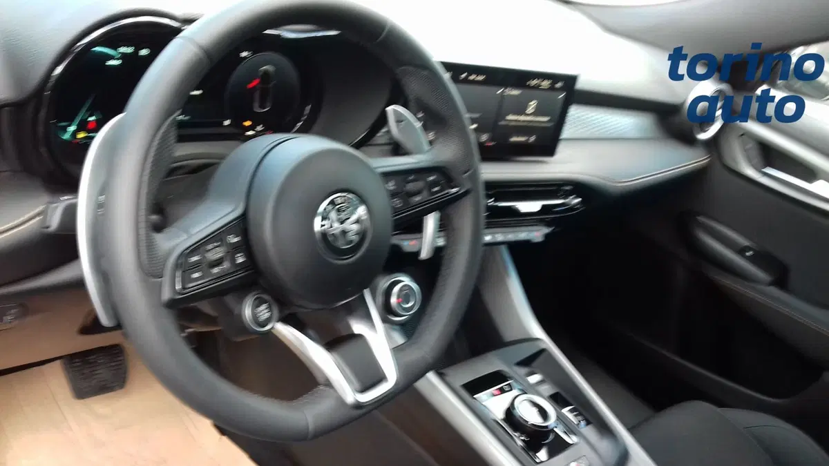 Alfa Romeo Tonale nuova a Torino (4)