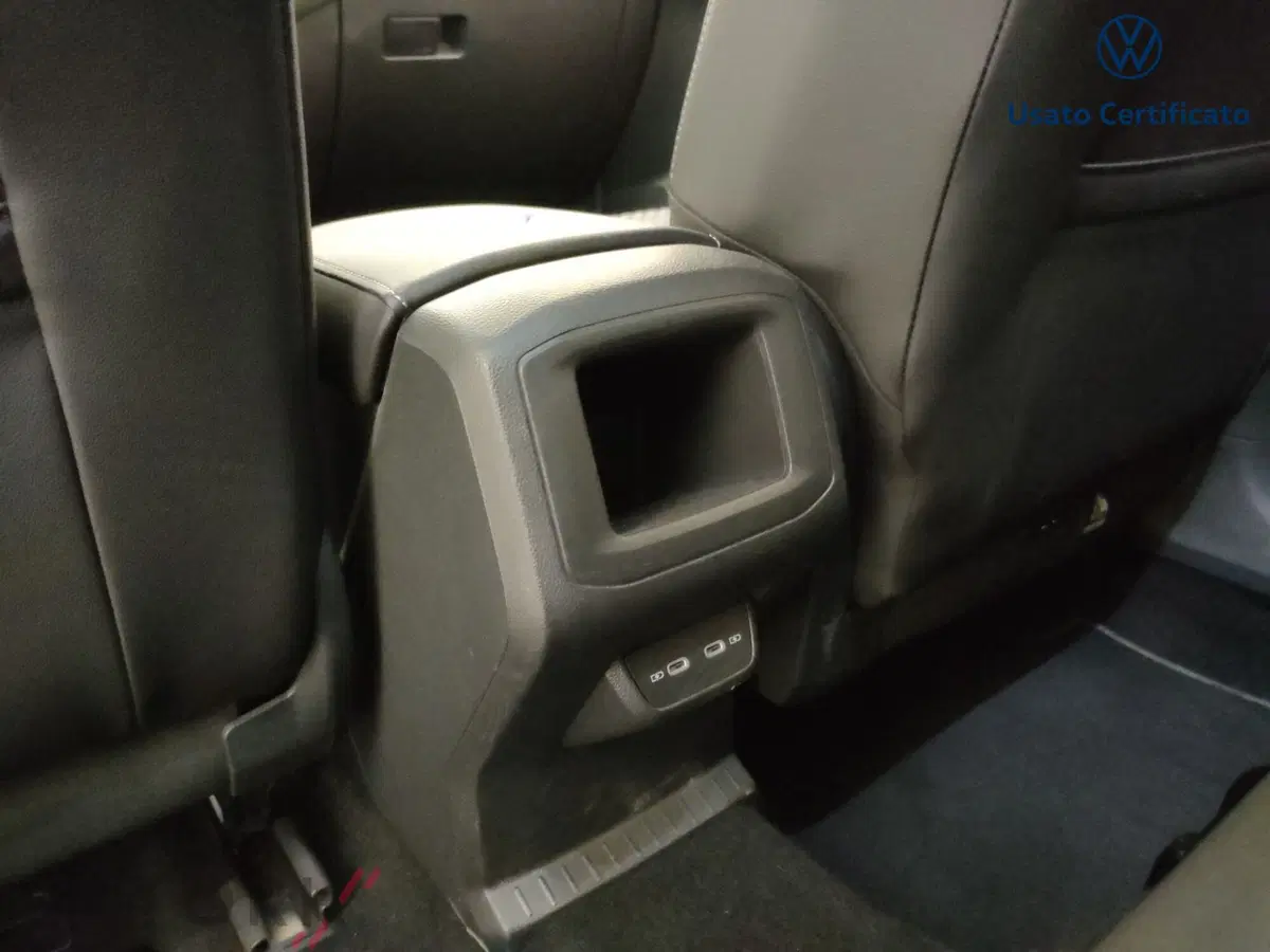 Volkswagen T-Cross usata a Varese (12)