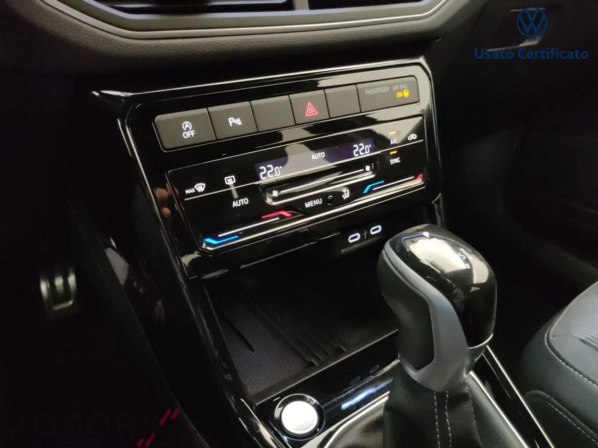Volkswagen T-Cross usata a Varese (13)