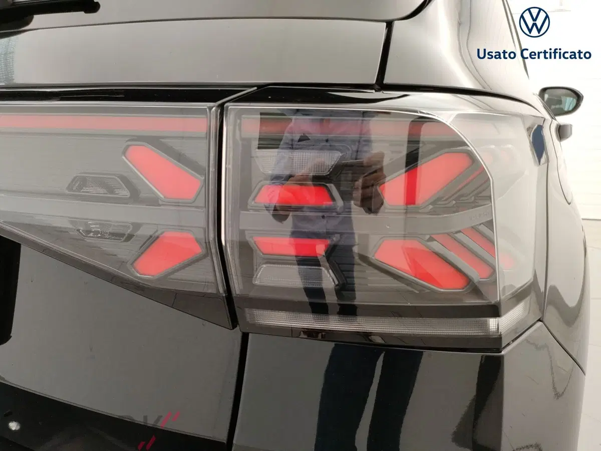 Volkswagen T-Cross usata a Varese (8)