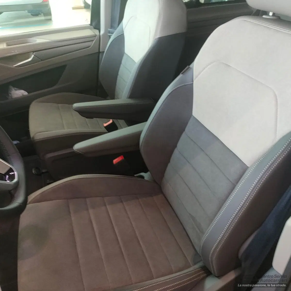 Volkswagen Multivan nuova a Bologna (11)
