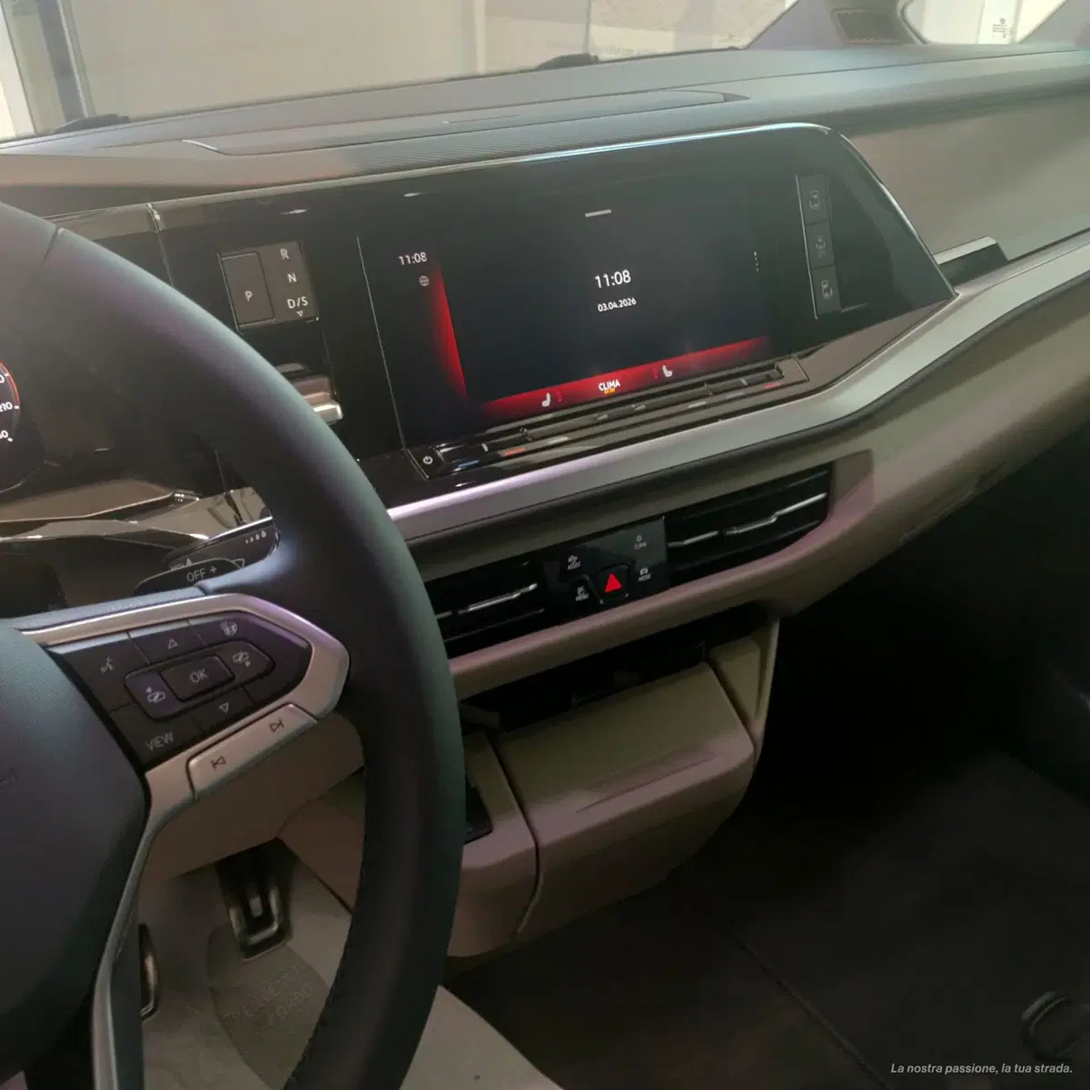 Volkswagen Multivan nuova a Bologna (12)