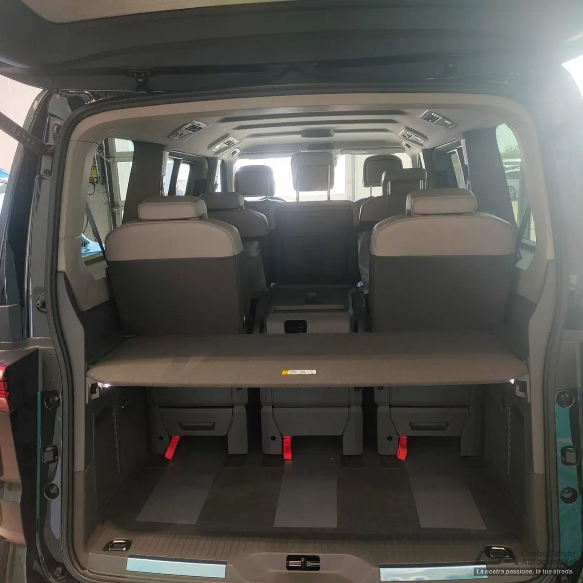 Volkswagen Multivan nuova a Bologna (2)