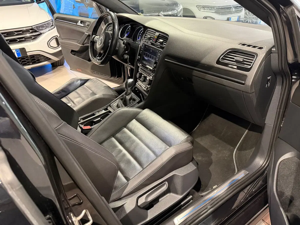 Volkswagen Golf usata a Genova (10)
