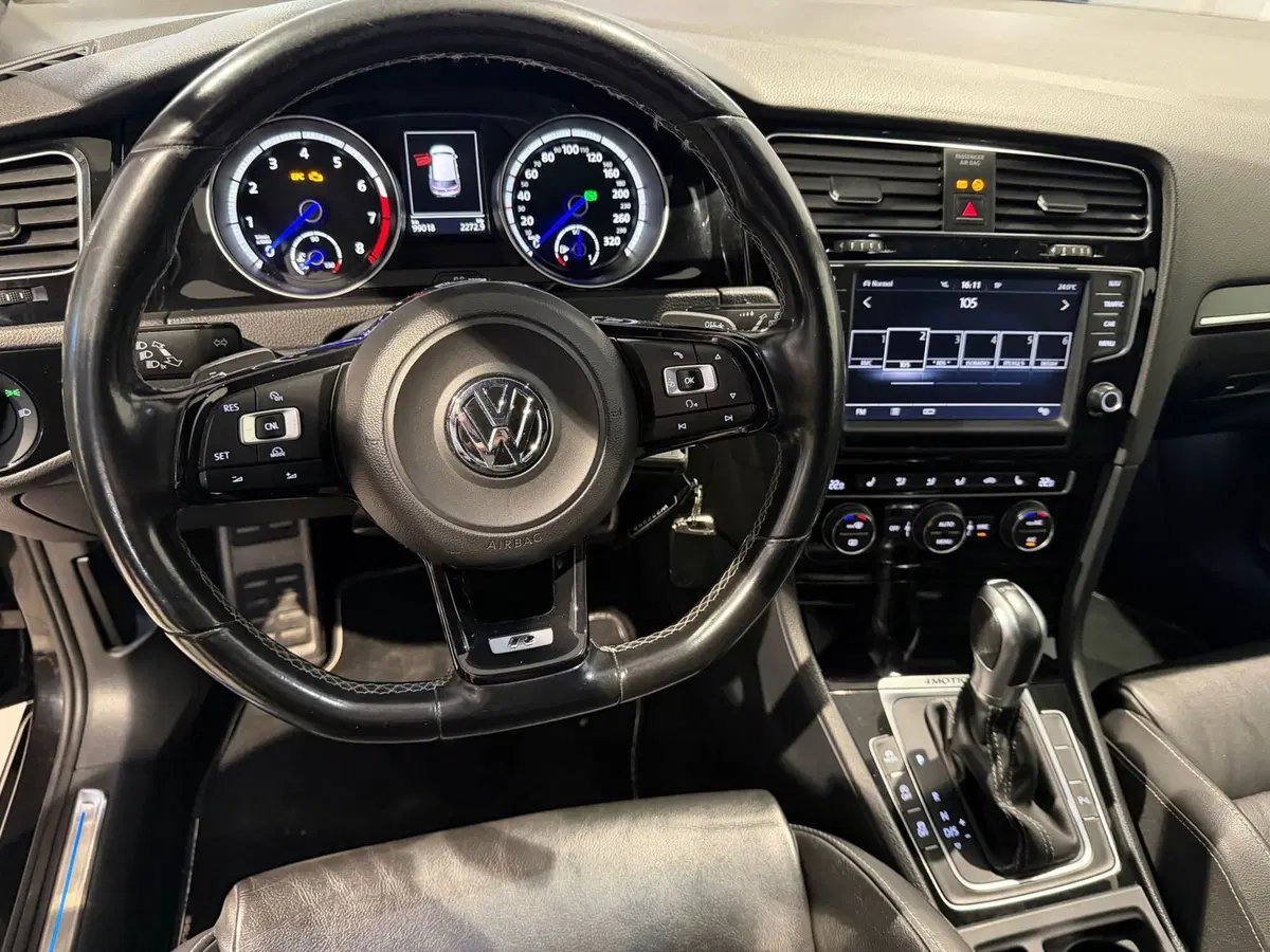 Volkswagen Golf usata a Genova (13)