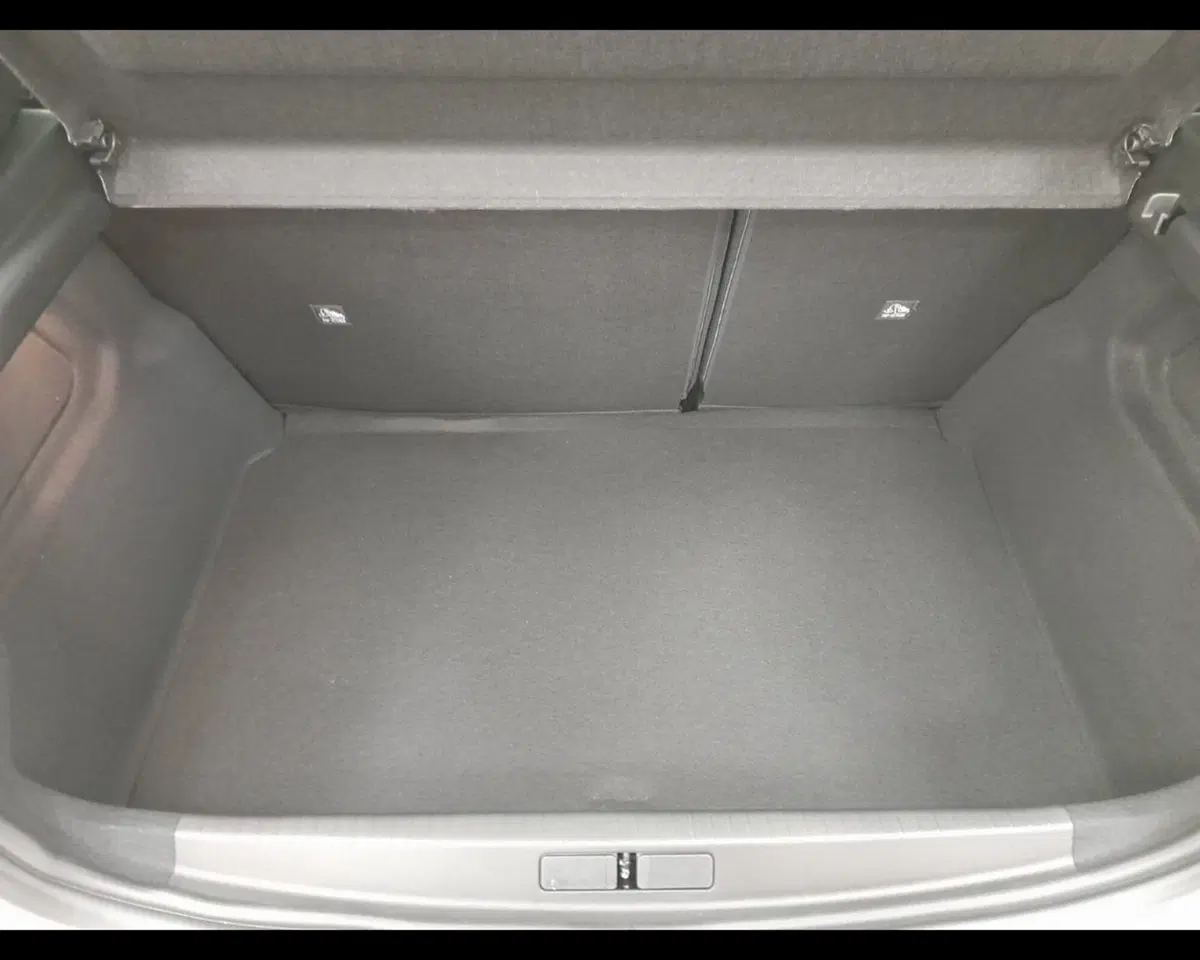 Opel Corsa nuova a Imperia (15)