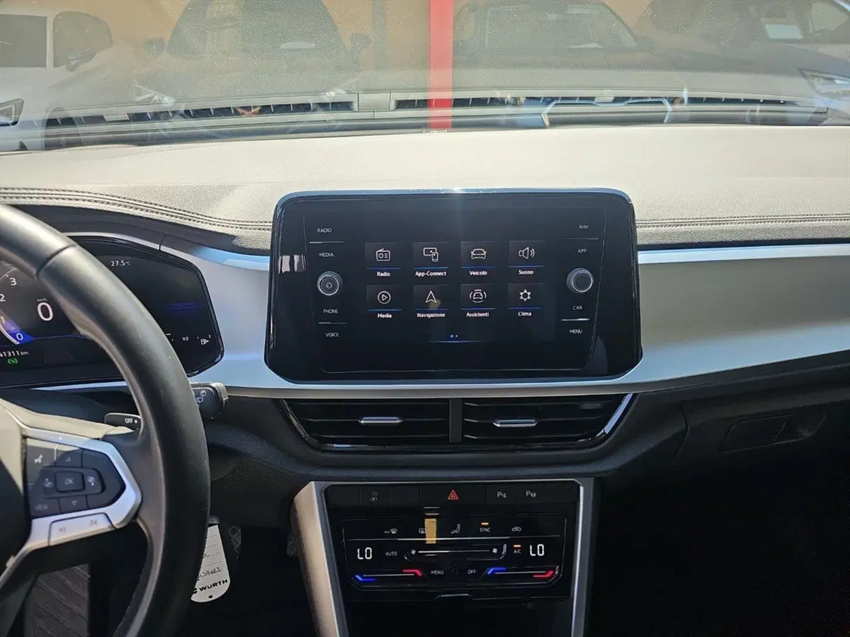 Volkswagen T-Roc usata a Lecco (13)