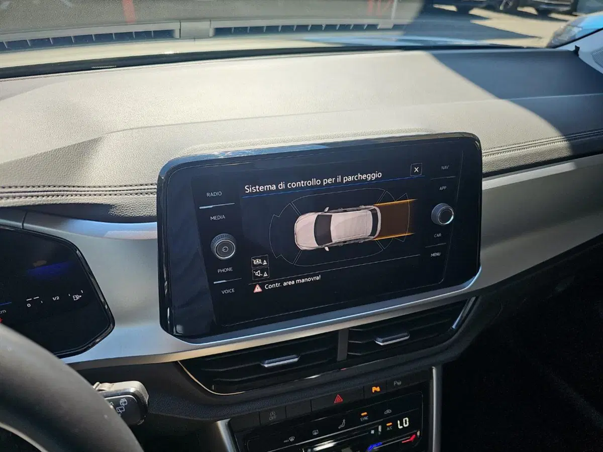 Volkswagen T-Roc usata a Lecco (16)