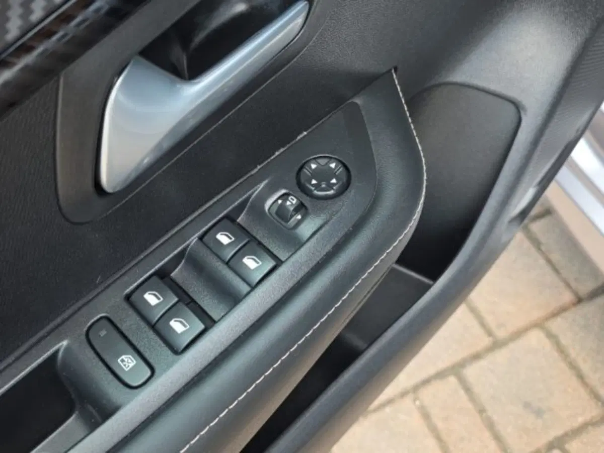 Peugeot 208 usata a Monza e Brianza (18)