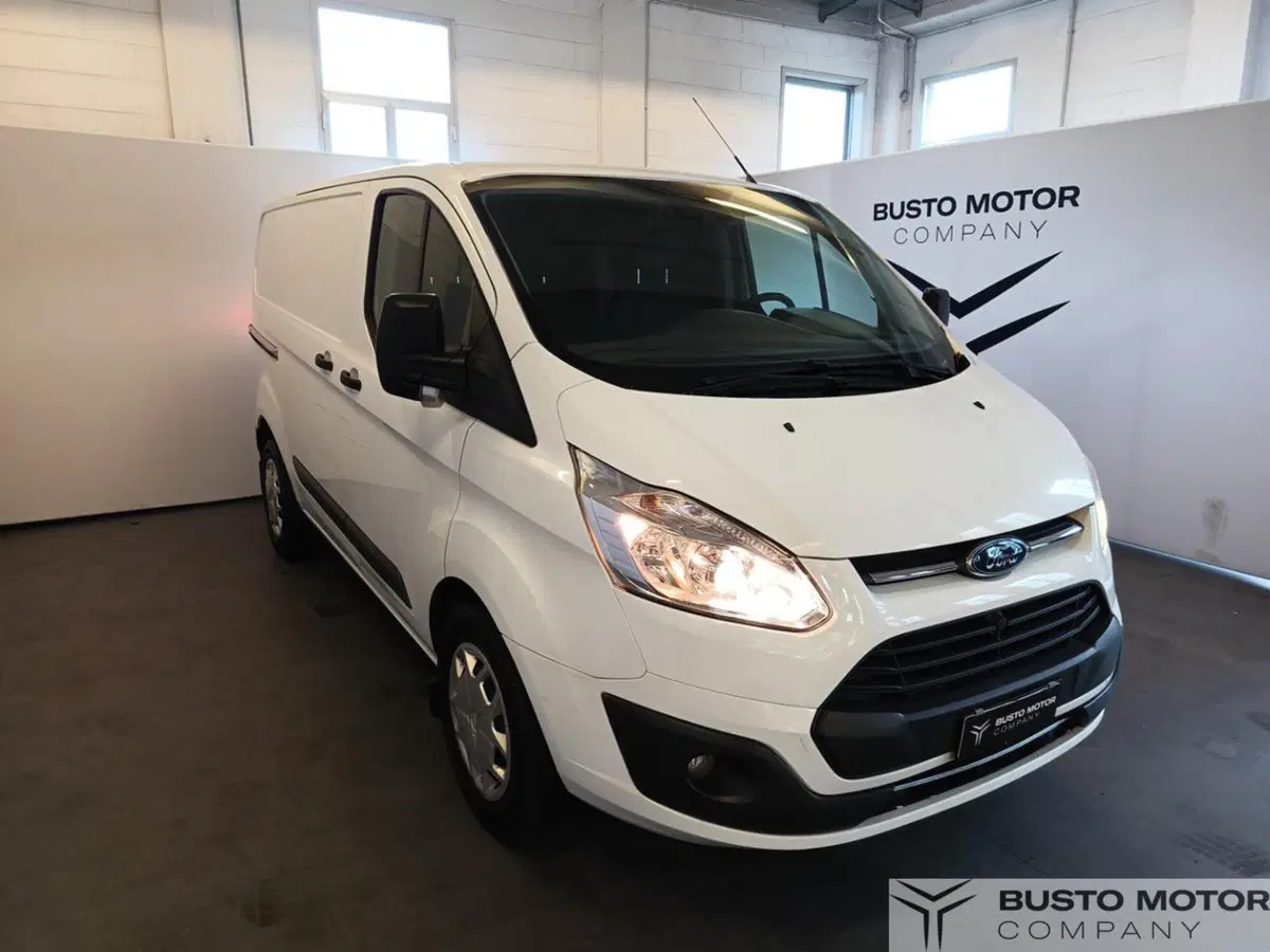 Ford Transit Custom Furgone usata a Varese