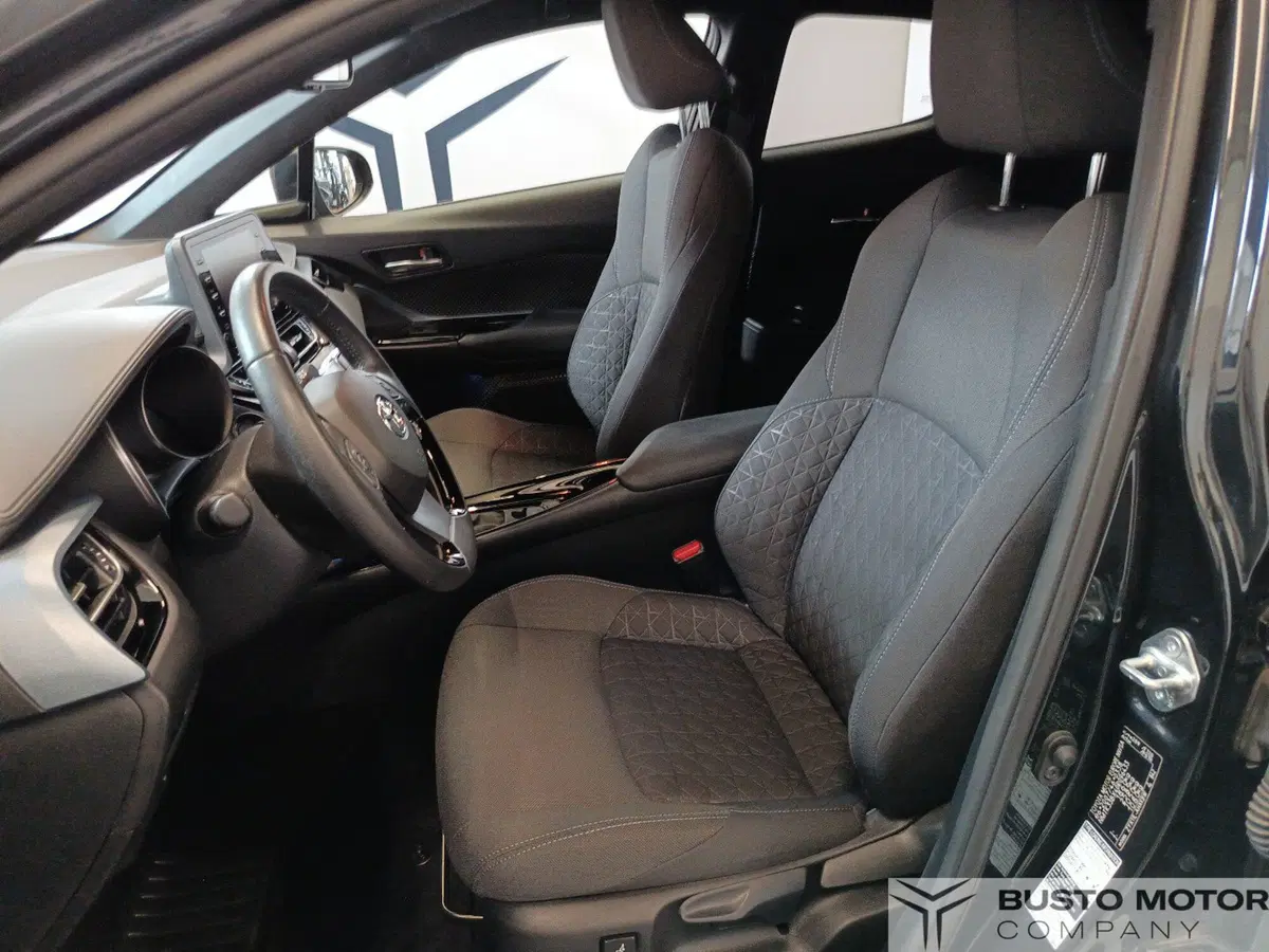 Toyota Toyota C-HR usata a Varese (8)