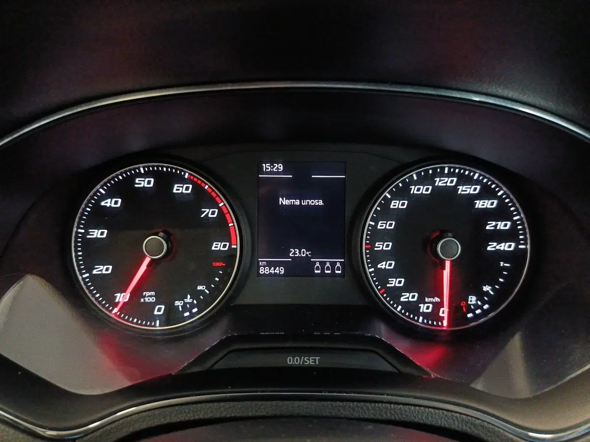 SEAT Arona usata a Varese (11)