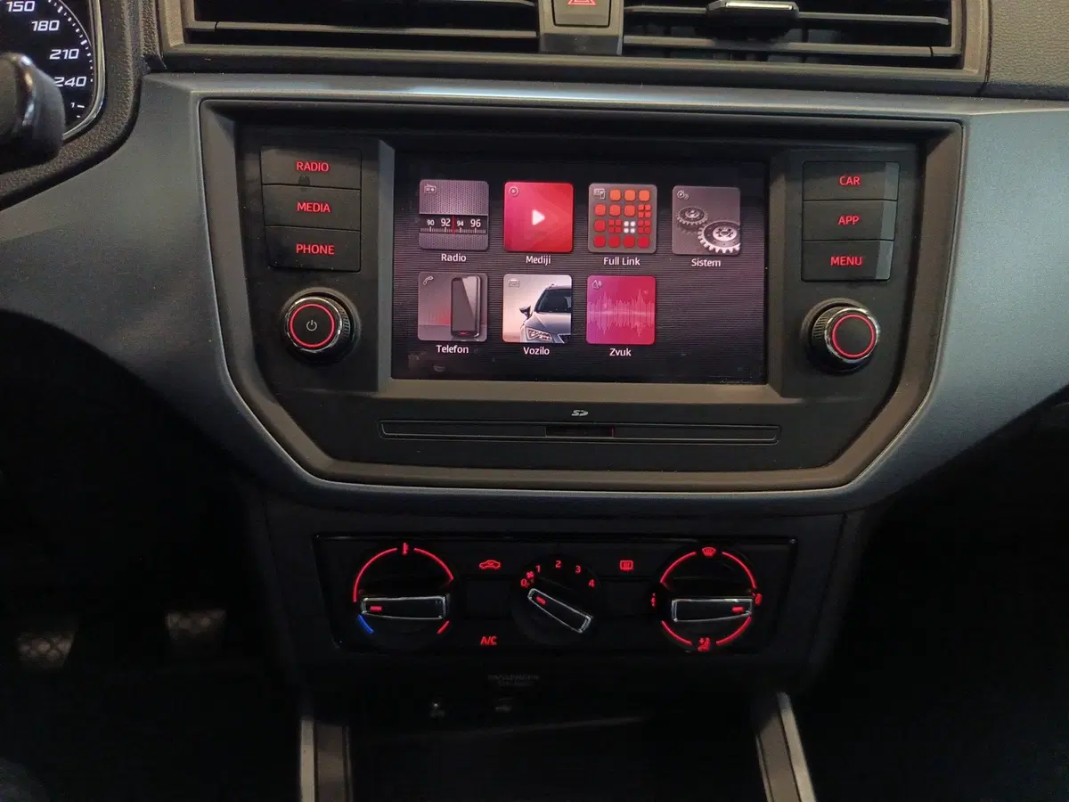 SEAT Arona usata a Varese (12)