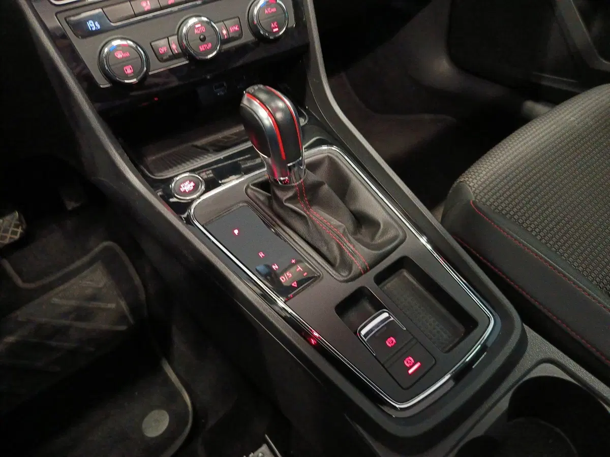SEAT Leon ST usata a Varese (15)