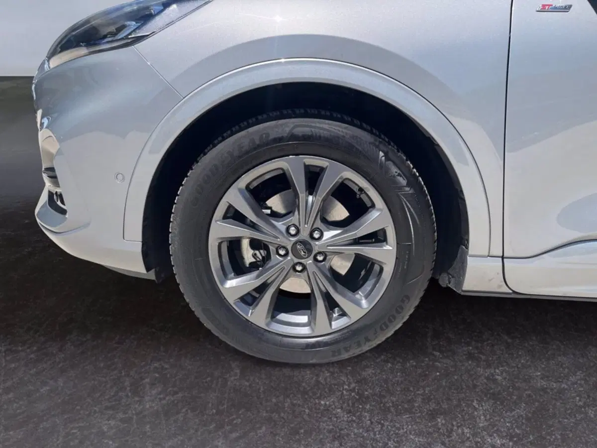 Ford Kuga usata a Milano (9)
