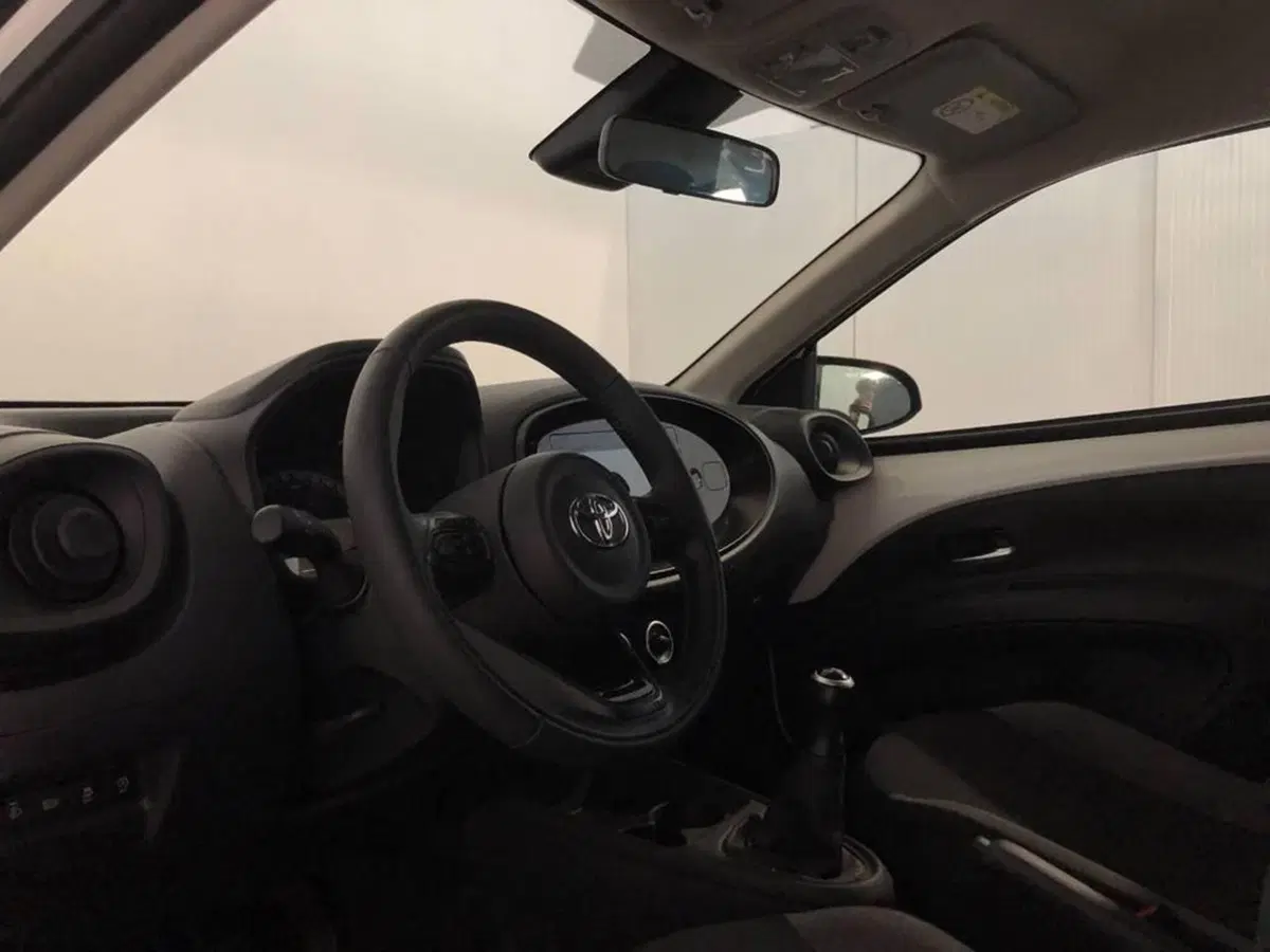 Toyota Aygo X usata a Torino (11)