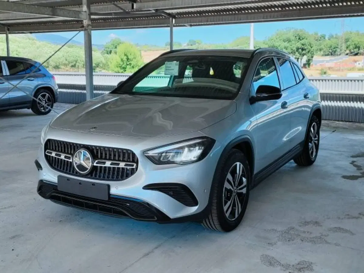 Mercedes-Benz GLA SUV nuova a Teramo