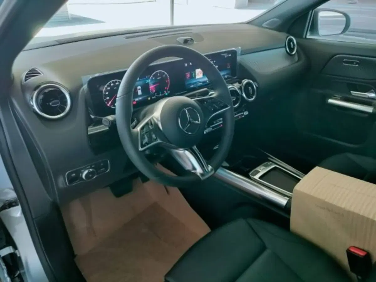 Mercedes-Benz GLA SUV nuova a Teramo (10)