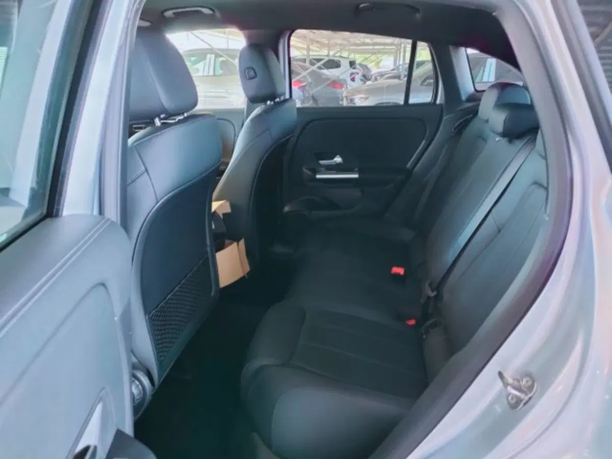 Mercedes-Benz GLA SUV nuova a Teramo (11)
