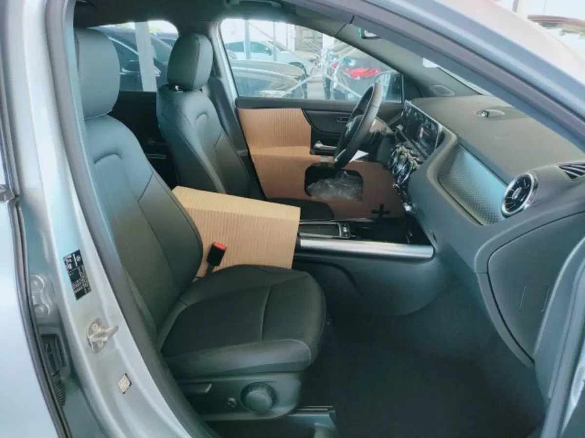 Mercedes-Benz GLA SUV nuova a Teramo (12)