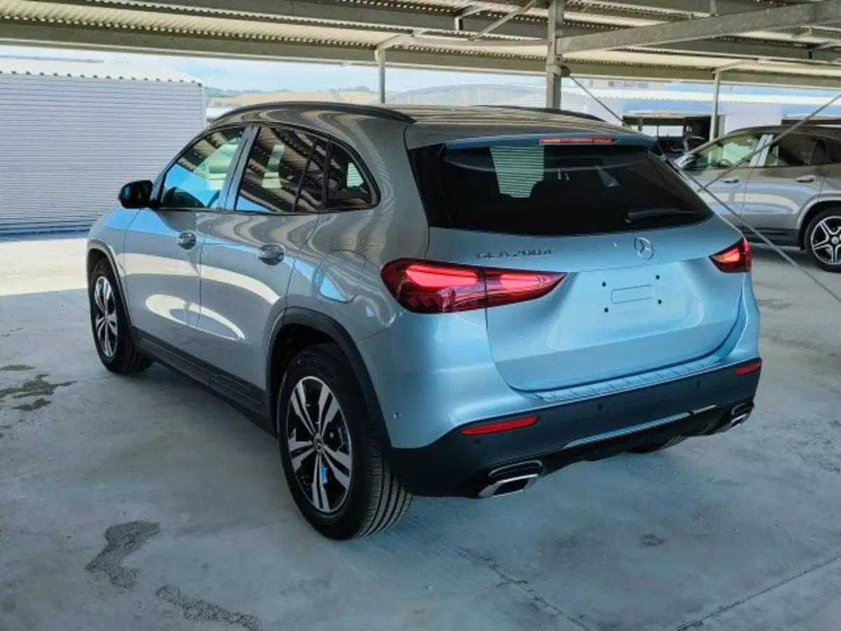 Mercedes-Benz GLA SUV nuova a Teramo (3)