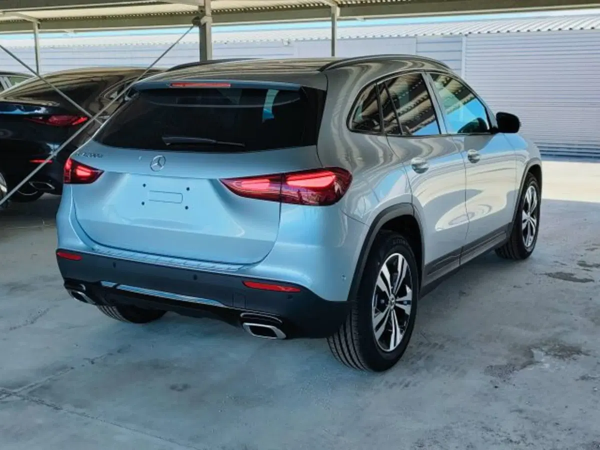 Mercedes-Benz GLA SUV nuova a Teramo (6)
