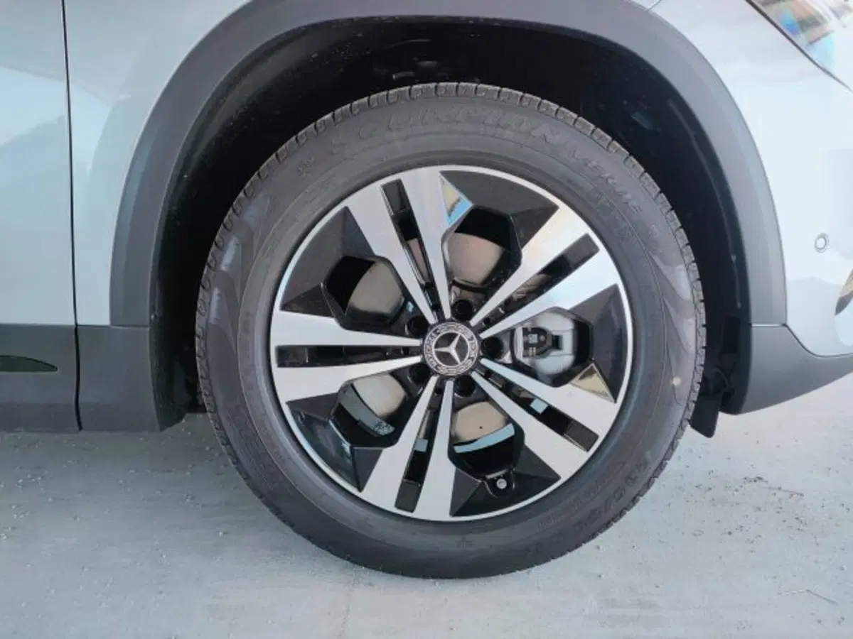 Mercedes-Benz GLA SUV nuova a Teramo (7)
