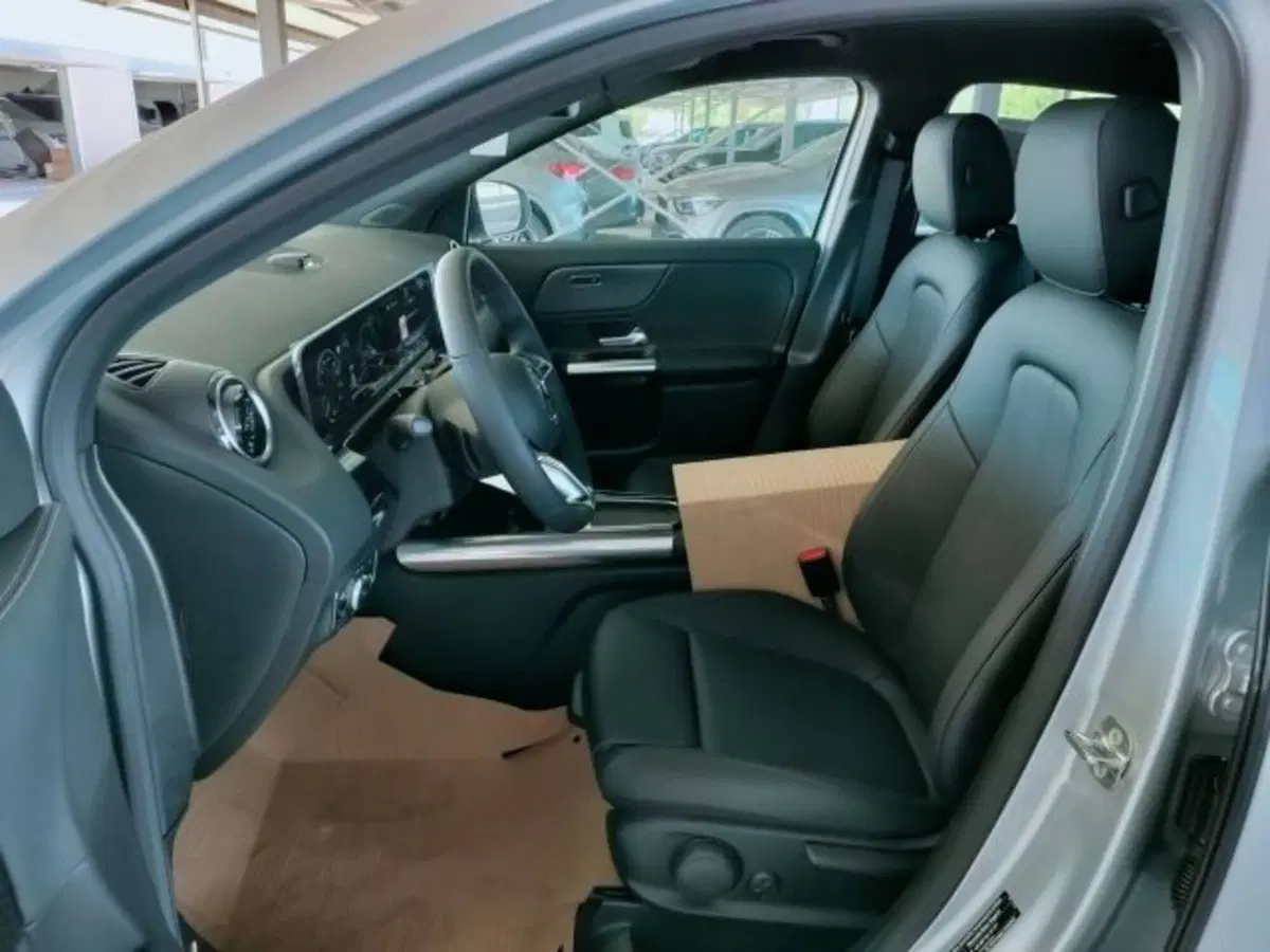 Mercedes-Benz GLA SUV nuova a Teramo (9)