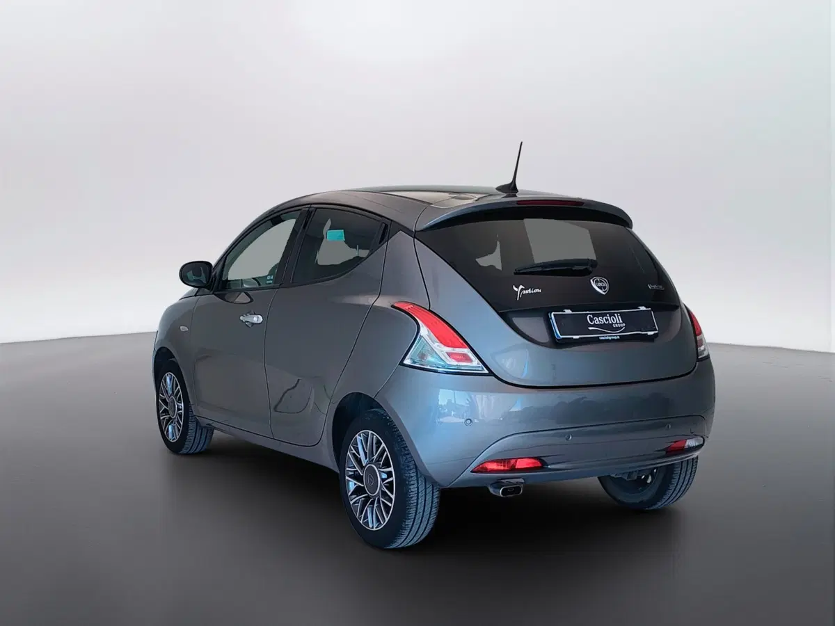 Lancia Ypsilon usata a Ascoli Piceno (7)