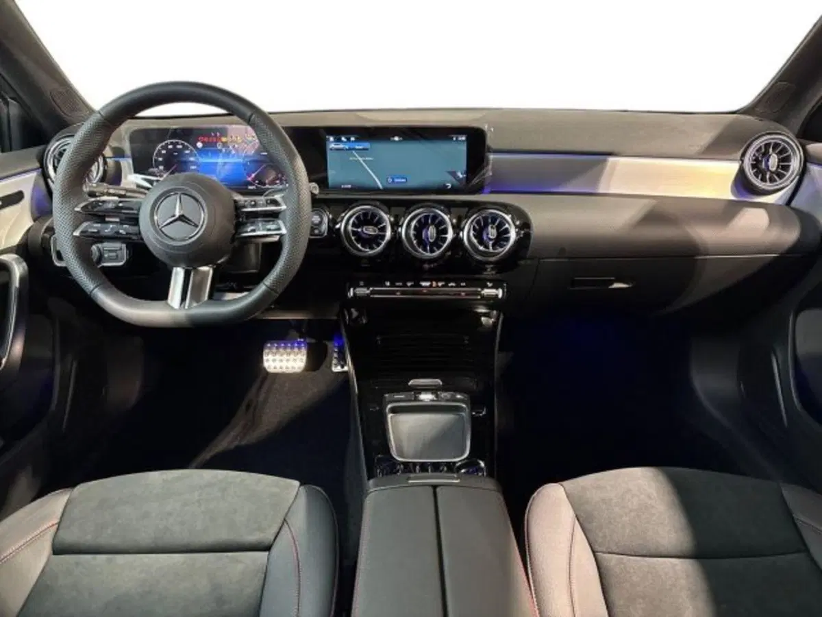 Mercedes-Benz Classe A nuova a Bologna (13)