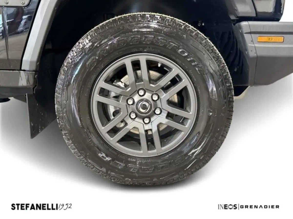 Ineos Grenadier Pick-up nuova a Bologna (8)