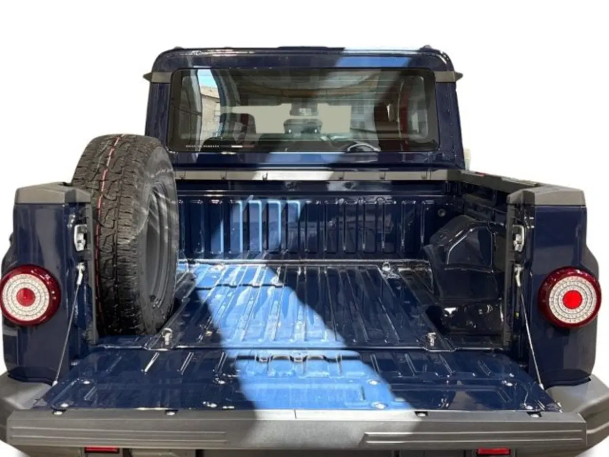 Ineos Grenadier Pick-up nuova a Bologna (7)