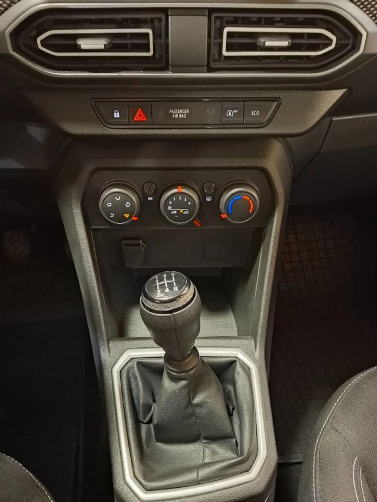 Dacia Sandero usata a Vicenza (13)