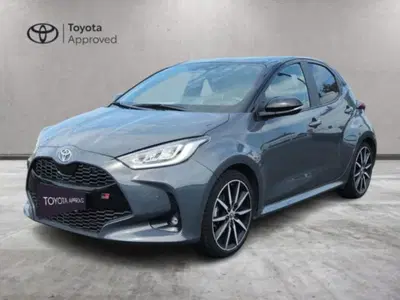 Toyota Yaris Cross 1.5h GR Sport Black Sky fwd 116cv e-cvt del 2025 usata a Roma