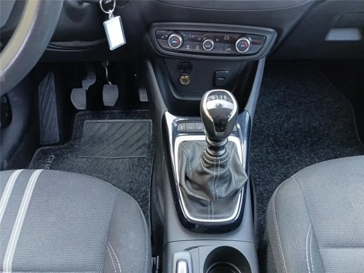 Opel Crossland usata a Bari (17)